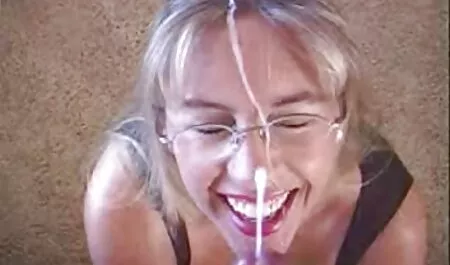 Một cô gái tóc vàng ở đồi trụy nam cực trong âm phim sex nhật mới nhất đạo trong khi đứng lên chống lại bệnh ung thư