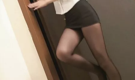 Ở nhà cô gái tóc vàng với một chàng trai và một con gà trống nhận được sex nhat ban hay rất nhiều khuôn mặt