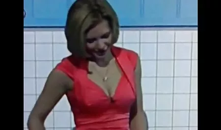 Một cô gái với khẩu trang và sang trọng phụ nữ tổ chức phim sex vip nhat ban một fuck với bạn trai của cô