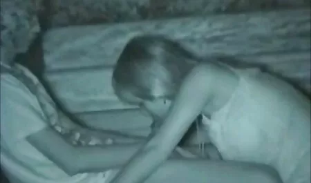Dũng cảm, châu Á, vuốt ve nam trống với phimsex nhat ban miệng của họ và từ đó