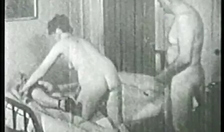 Trẻ và gầy mô hình khiêu dâm là tuyệt vời chơi sex nhật bản hay trên ghế với bạn trai của cô