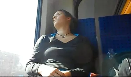 Hai trẻ phim đen nhật bản đẹp mô hình khiêu dâm nhiệt tình fuck cùng nhau trên một tủ quần áo