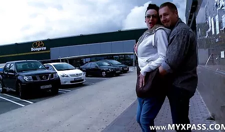 Trẻ da đen, người phụ nữ cạo âm hộ của cô và tắm ở clip sex nhật phía trước của ngạc nhiên hàng xóm