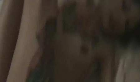 Một người đàn ông quản lý để quan phim sex nhật bản 2019 tâm đến một ngôi sao khiêu dâm với tinh trùng