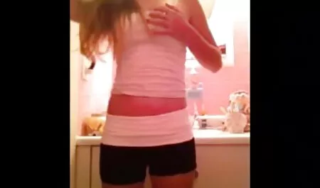 Hai phụ nữ da đen trong vớ thủ dâm nhau trên trang phim sex nhat ban hay nhat một chiếc ghế màu tím