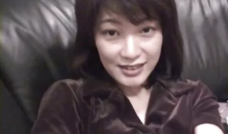 Mẹ âm hộ của cô và ném phím seo nhật đi tiểu