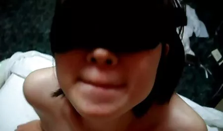 Cô mẹ, làm hai cái trên ghế, phim sex nhât trong đít
