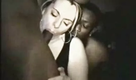 Một trẻ trưởng thành cổ phần của bạn trai xsex nhat ban đen với bạn cô ấy