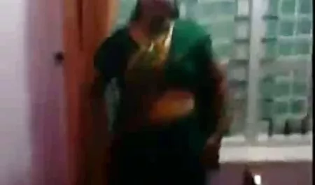 Âm hộ của một video sex nhat ban cô gái nhận được đẹp vuốt ve trong khi đang tắm