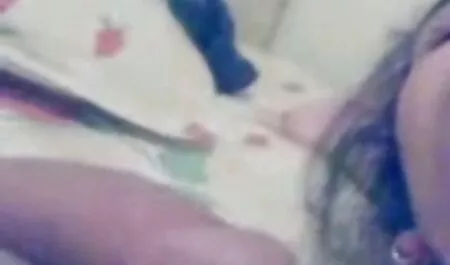 Trẻ và cô gái mỏng manh với một tay phim sẽ nhật