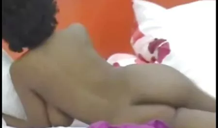 Lớn với thông qua the phim xez nhat ban hole in the wall cho miệng và lưỡi của một con béo